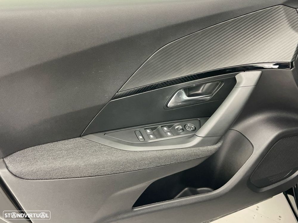 Peugeot 2008 1.2 PureTech Allure - 18