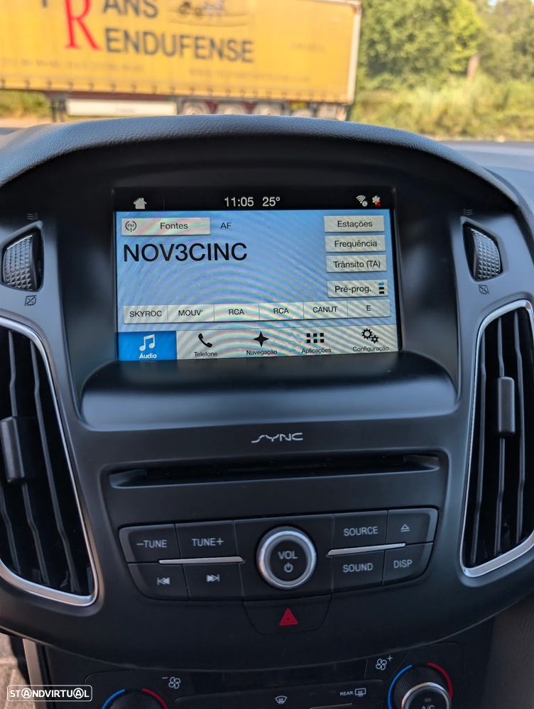 Ford Focus SW 1.0 EcoBoost S&S TITANIUM DESIGN — fotografia 18