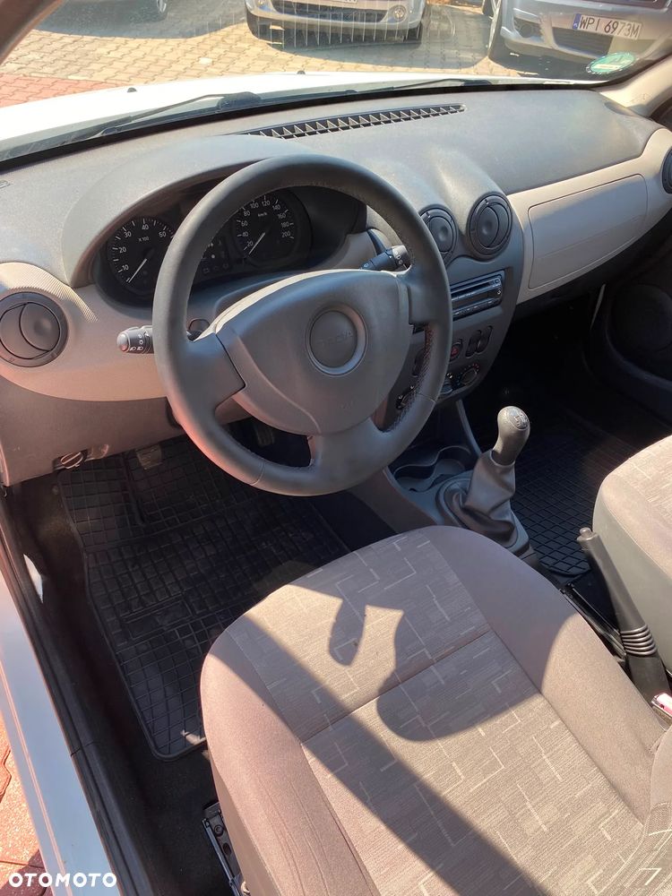 Dacia Sandero - 8