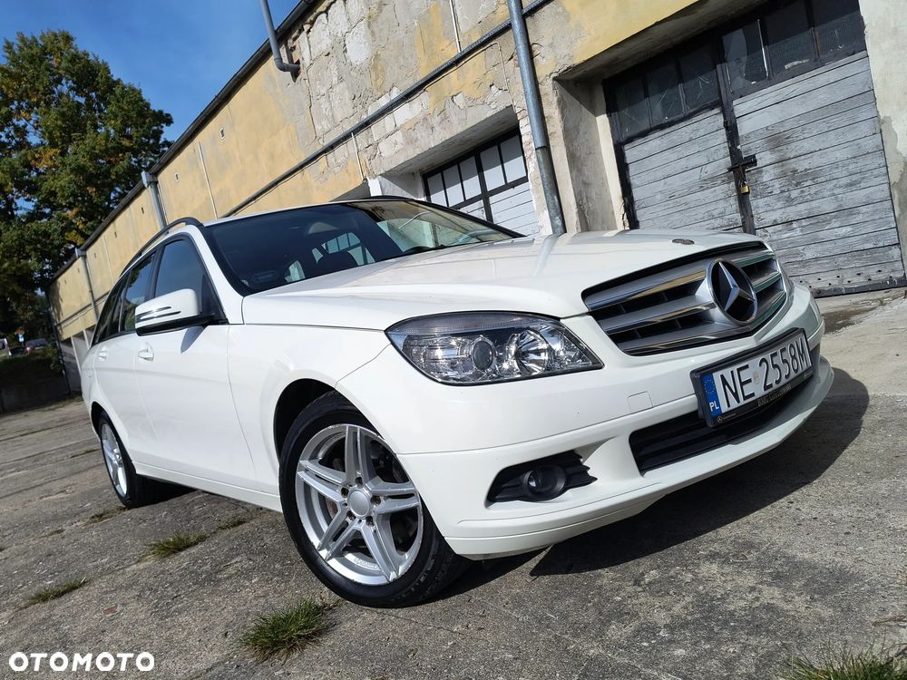 Mercedes-Benz C-Class 2009 photo 2