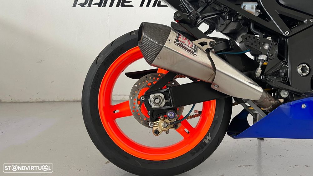 Suzuki GSX-R 600 - 12