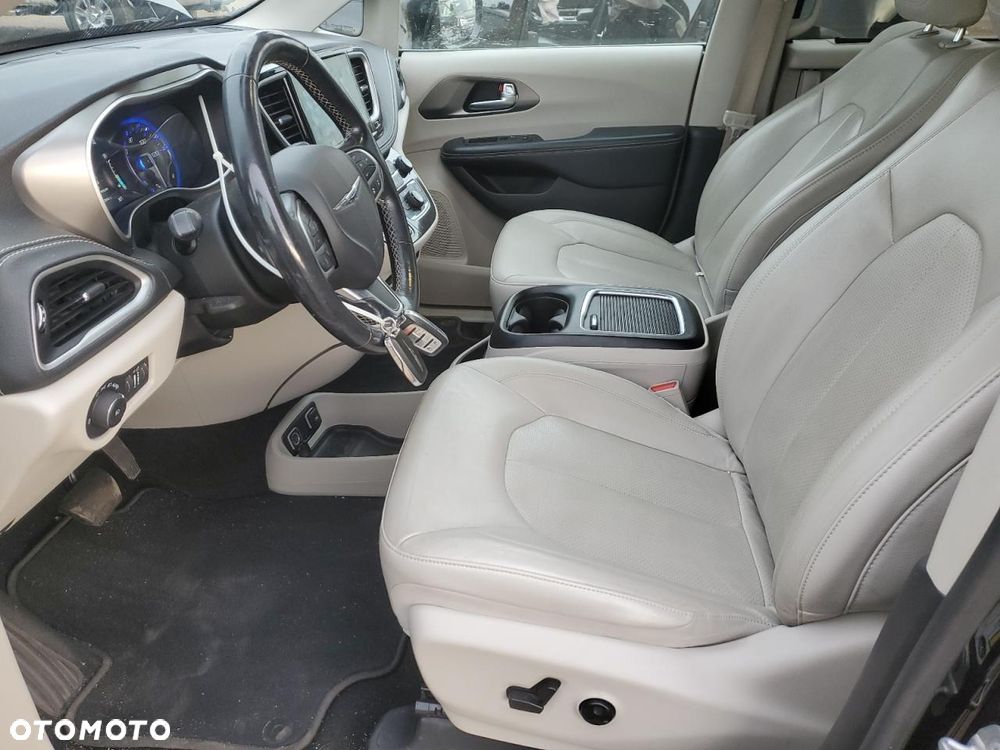 Chrysler Pacifica - 7