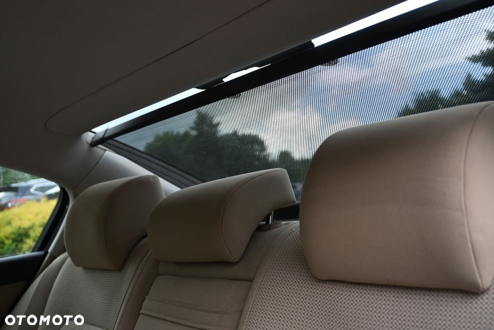 Volkswagen Passat 2.0 TDI Highline - 17