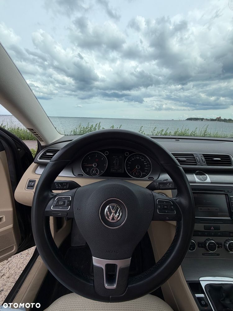 Volkswagen Passat 2.0 TDI Comfortline - 6