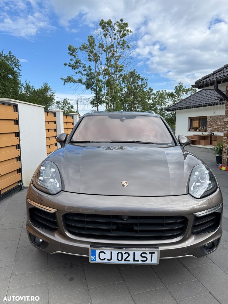 Porsche Cayenne - 2