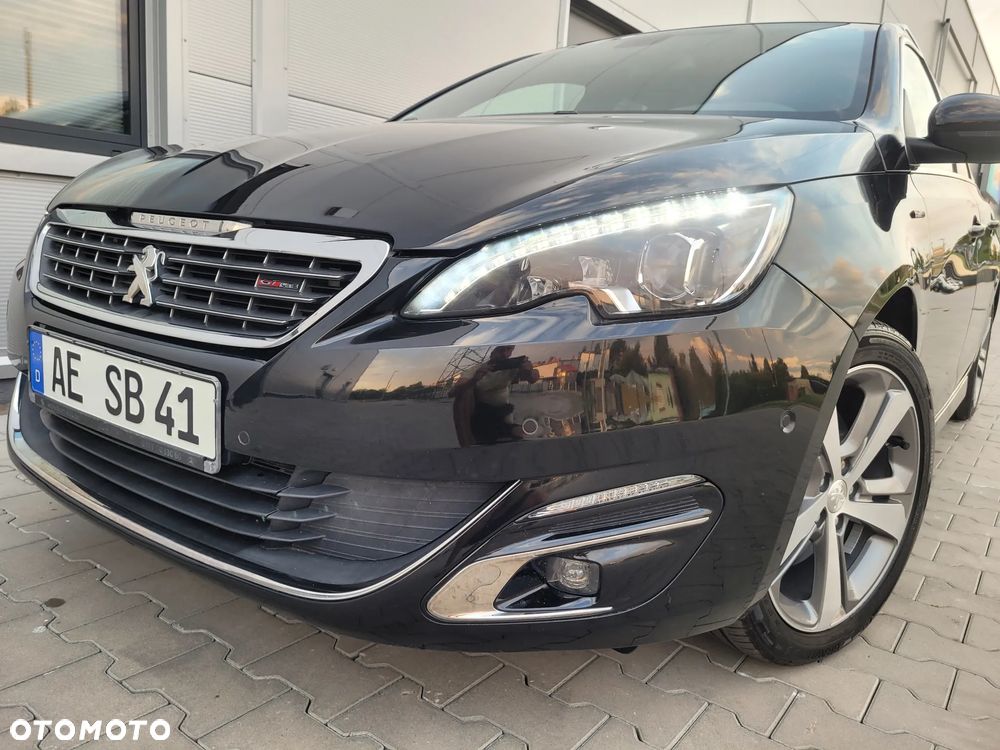 Peugeot 308 - 1
