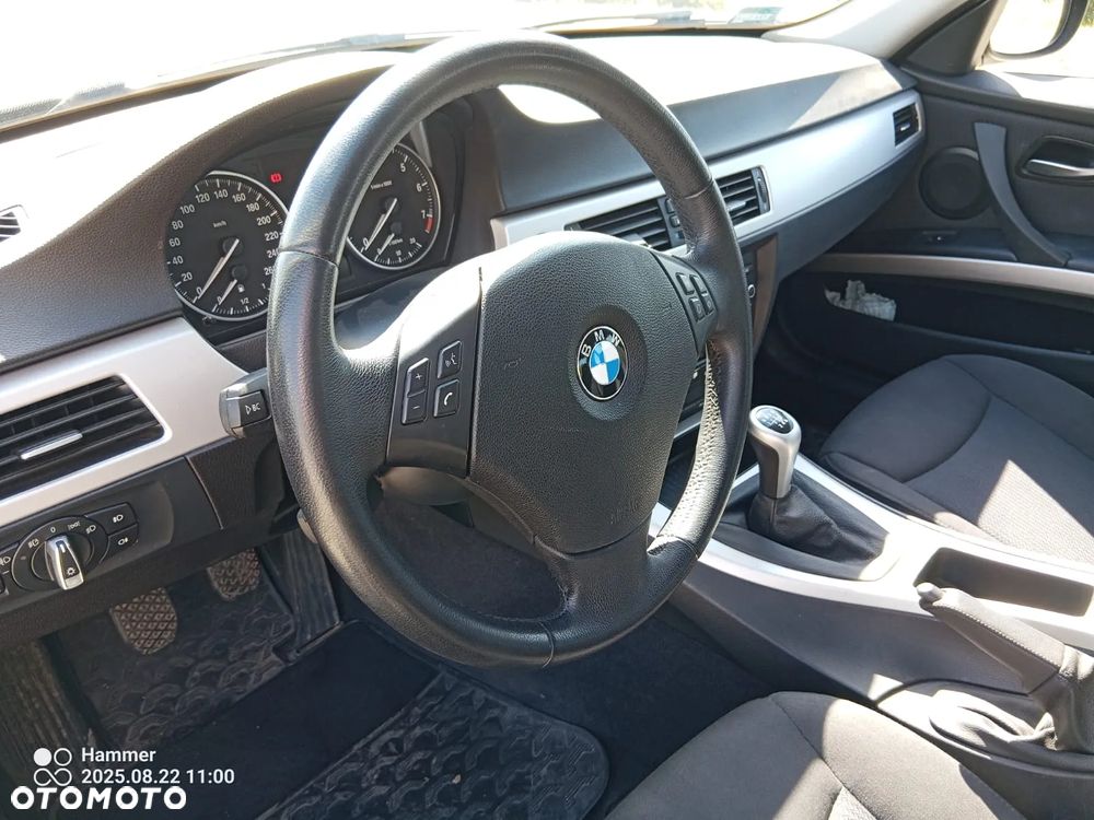 BMW Seria 3 320i - 8