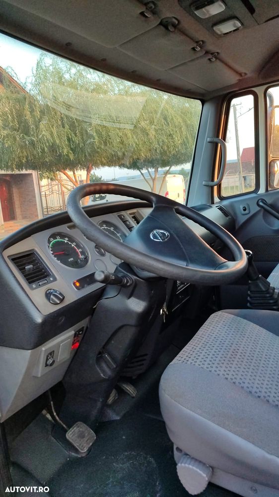 Nissan Atleon 3.5T - 5