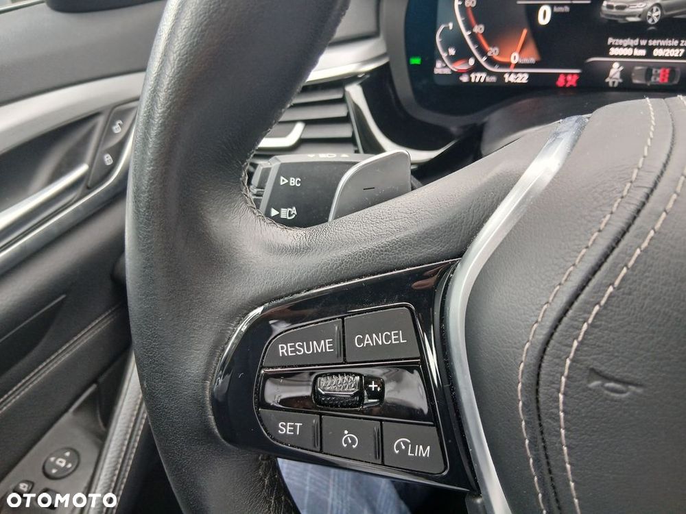 BMW Seria 5 540d xDrive mHEV - 20