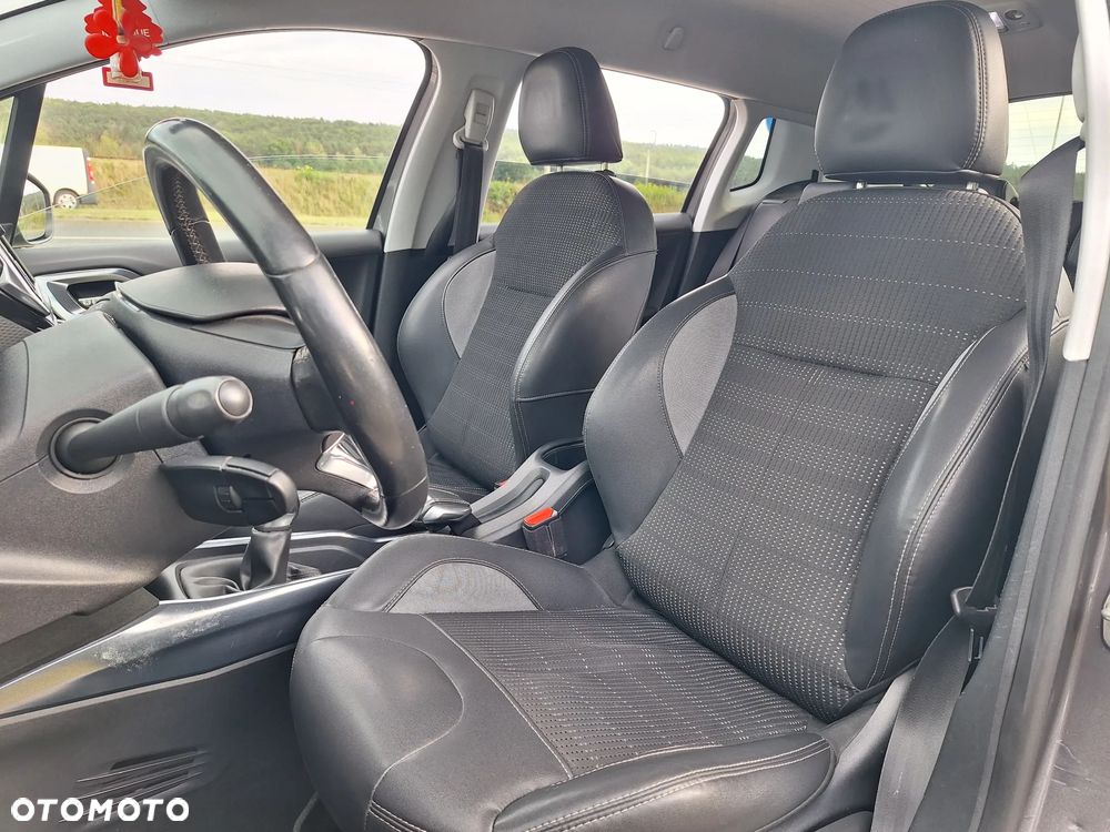 Peugeot 2008 1.6 e-HDi Allure S&S - 20