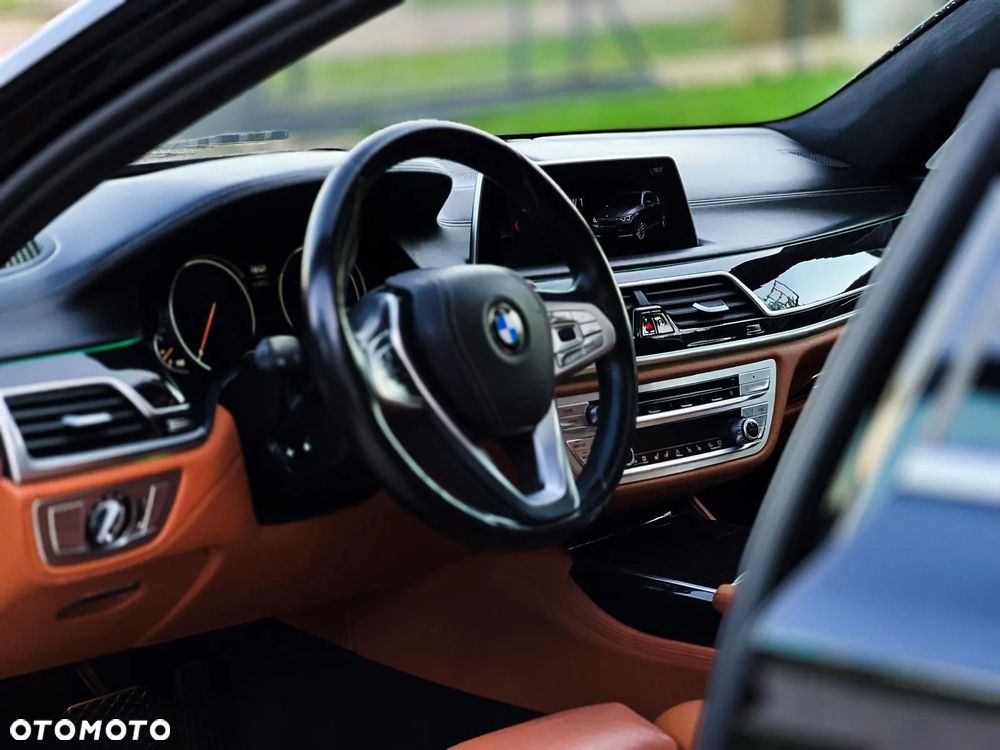 BMW Seria 7 750Li - 21