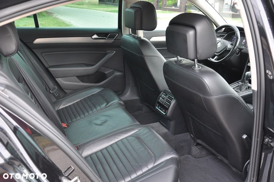 Volkswagen Passat 2.0 TDI Bi-Turbo BMT 4Mot Highline DSG - 11