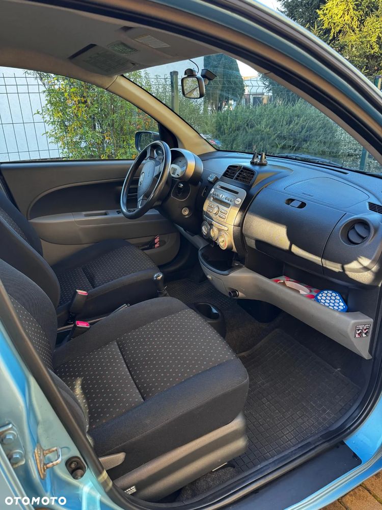 Daihatsu Sirion 1.0 - 6