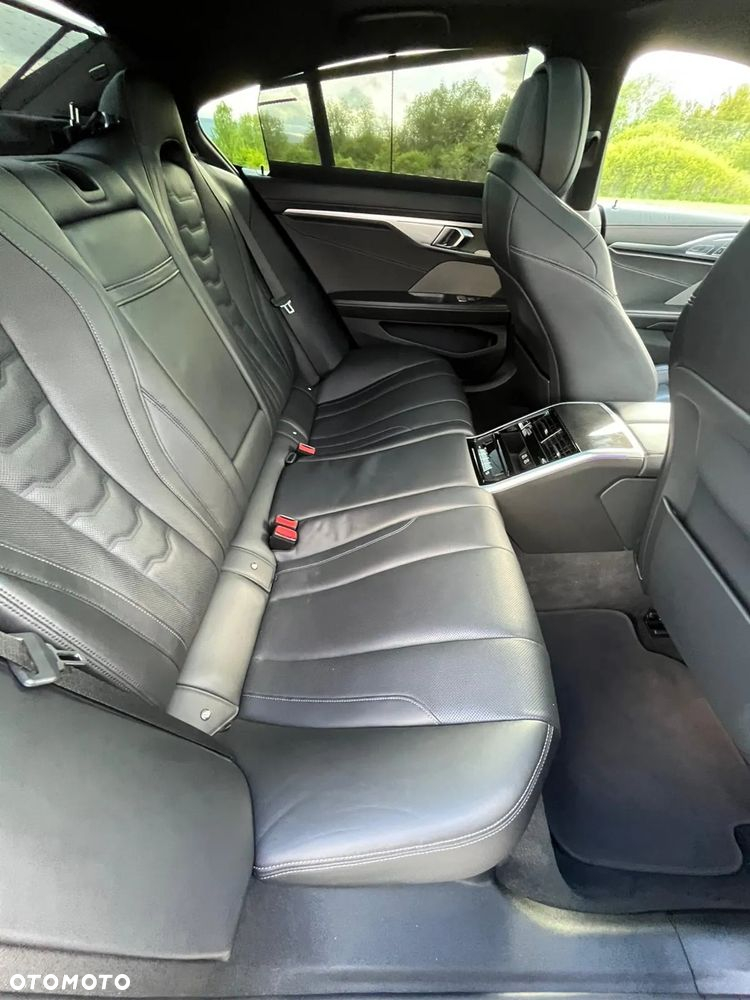BMW Seria 8 M850i xDrive - 3