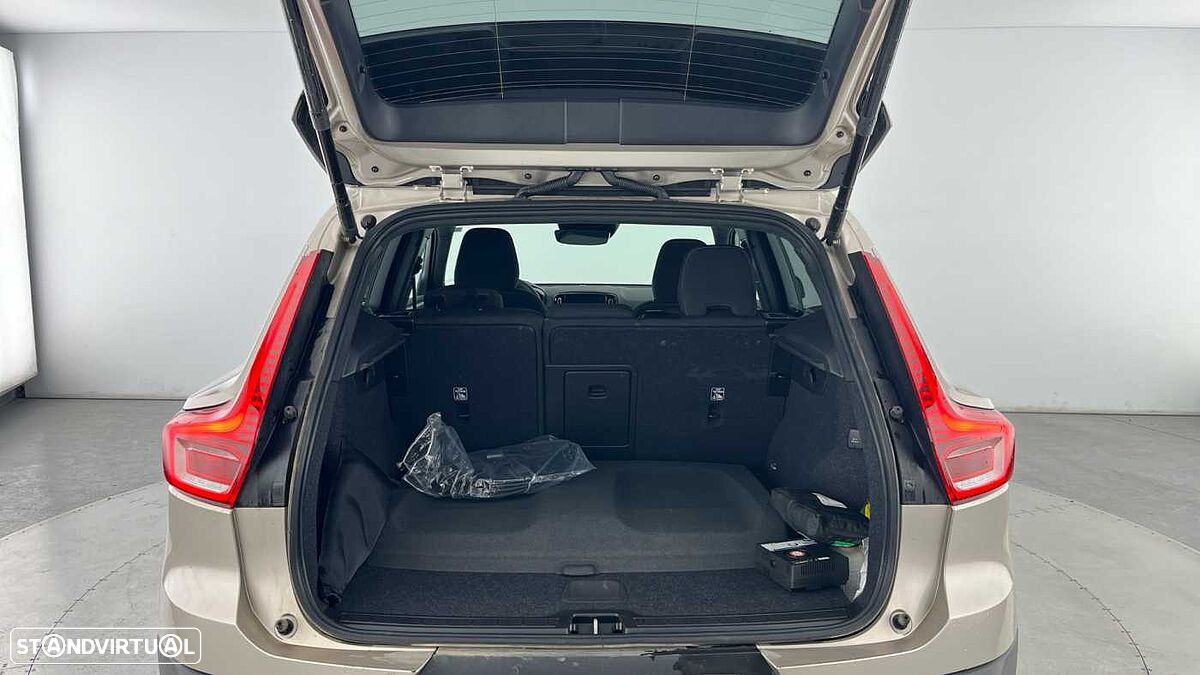Volvo XC 40 - 12