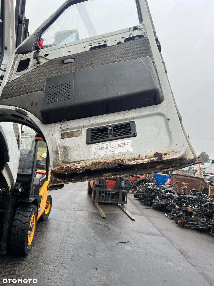 Kabina Iveco Daily II 2 !! TRANSPORT , BIAŁA , IMPORT !! - 7