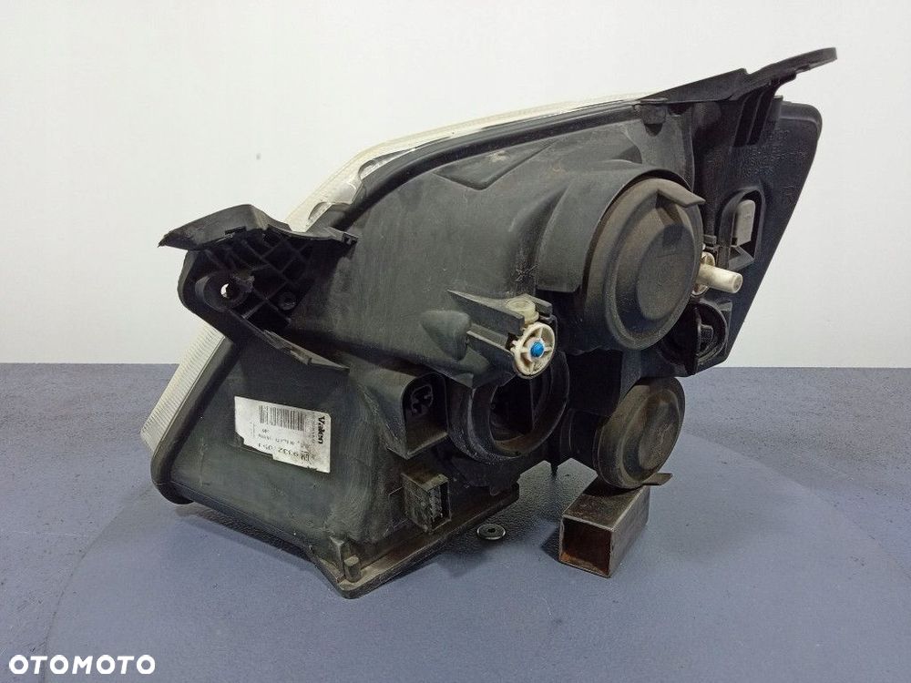 OPEL MERIVA A REFLEKTOR PRAWY LAMPA EU 93321053 - 9