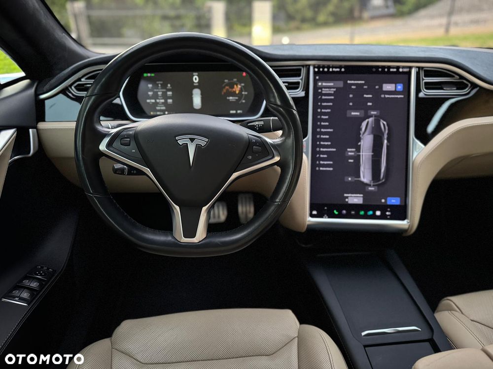 Tesla Model S - 25