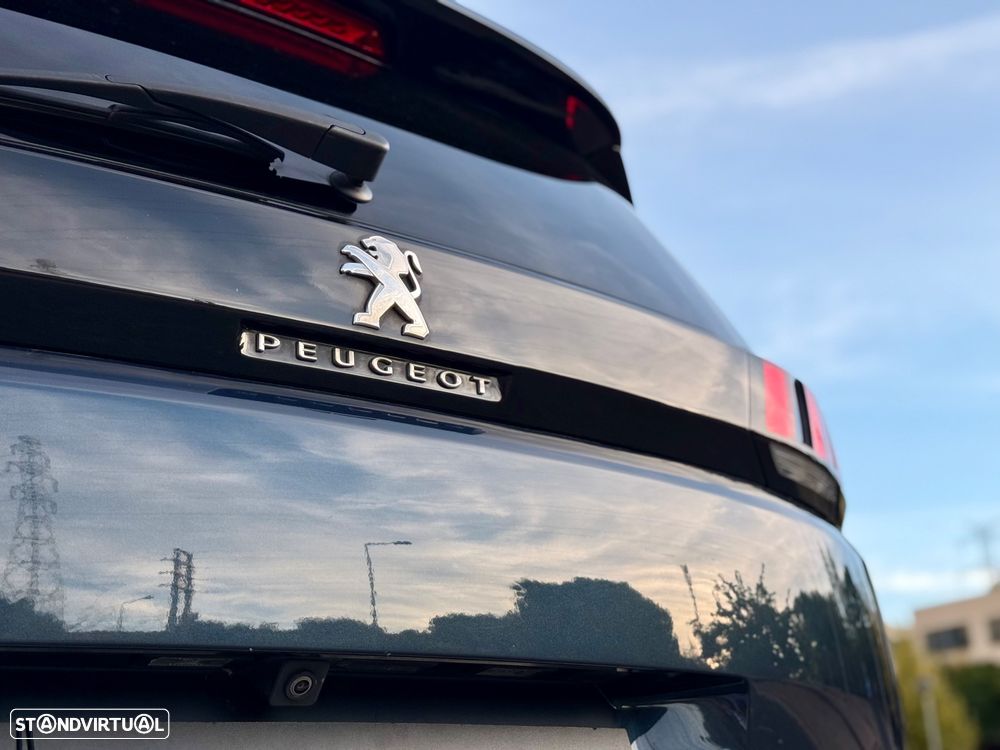 Peugeot 5008 1.2 PureTech Allure EAT8 - 17