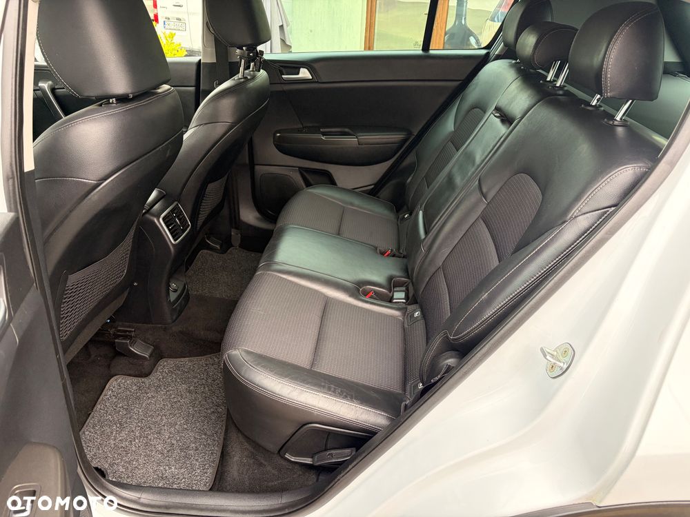 Kia Sportage - 16
