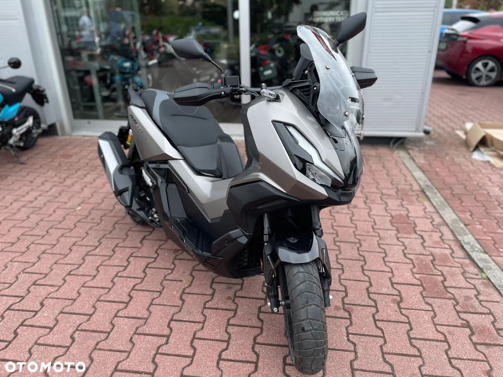 Honda ADV350 - 1