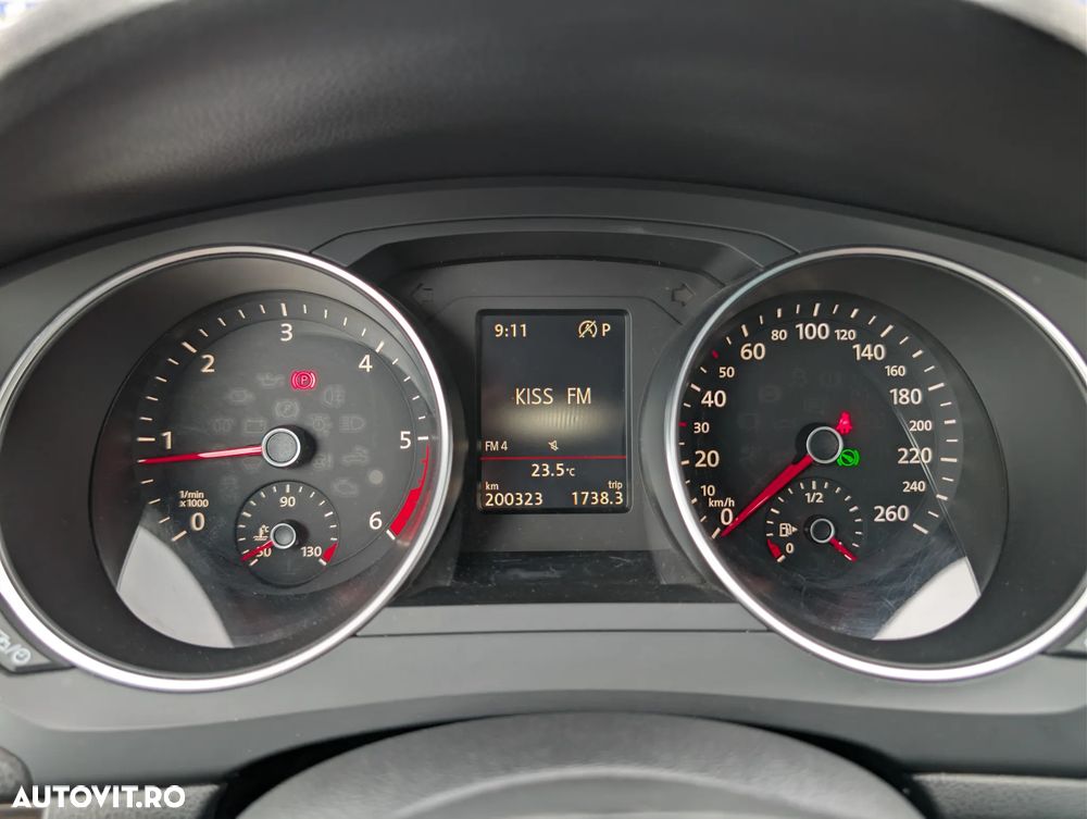 Volkswagen Jetta 2.0 TDI DSG Comfortline - 23