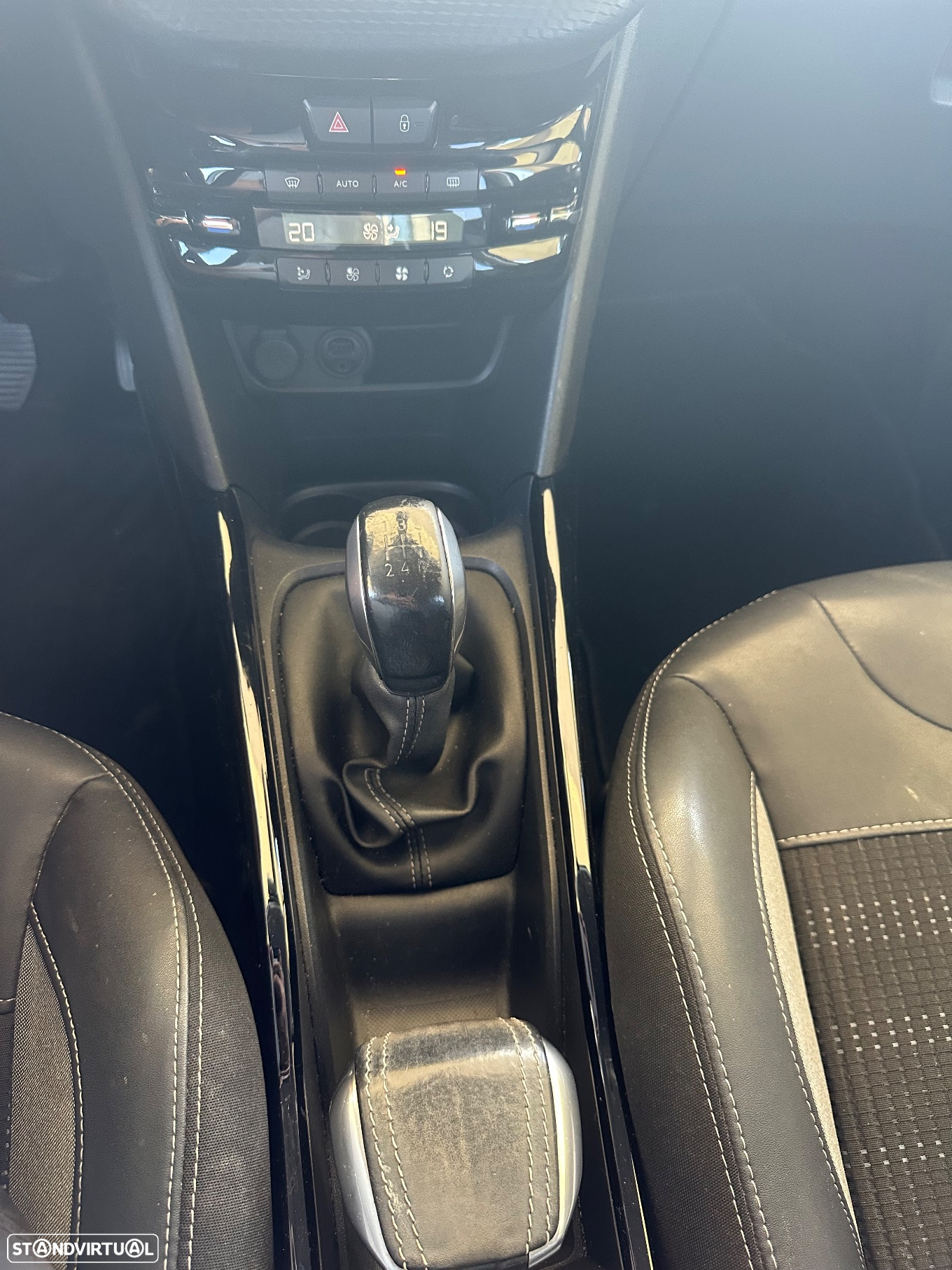 Peugeot 2008 1.6 BlueHDi Allure - 25