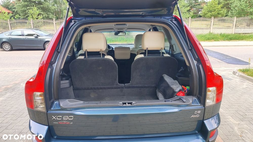 Volvo XC 90 2.4 D5 Momentum - 8