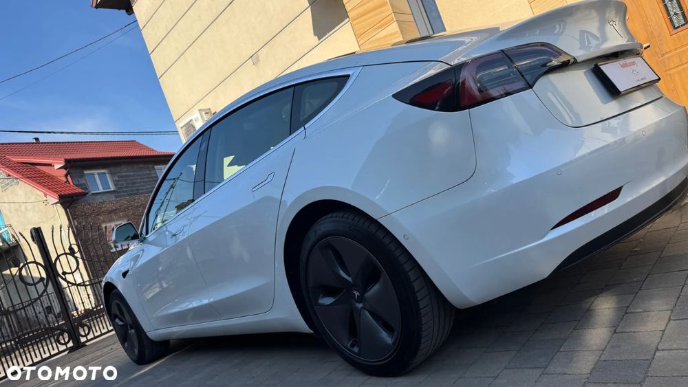 Tesla Model 3 Standard Reichweite Plus Hinterradantrieb - 5