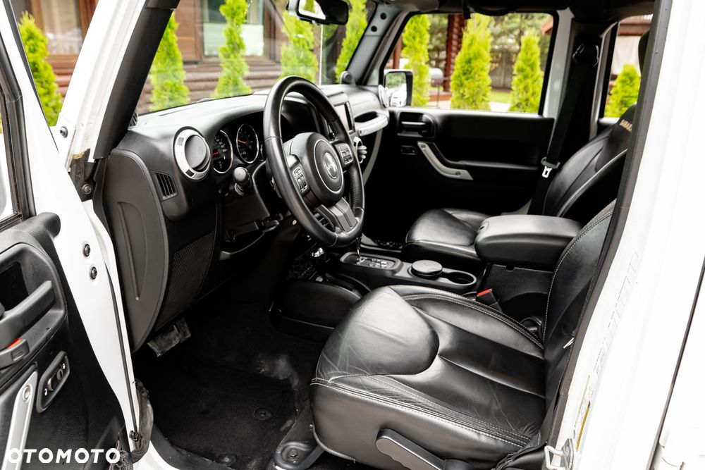 Jeep Wrangler Unlimited 3.6 Automatik Sahara - 18