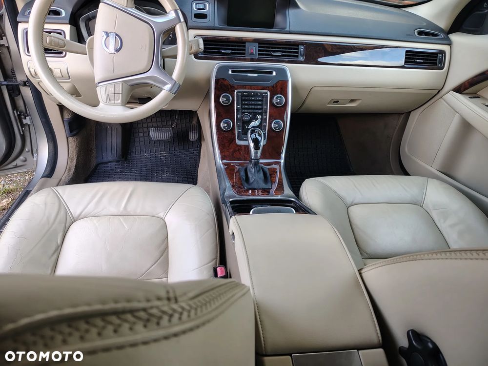 Volvo XC 70 3.2 AWD Momentum - 10