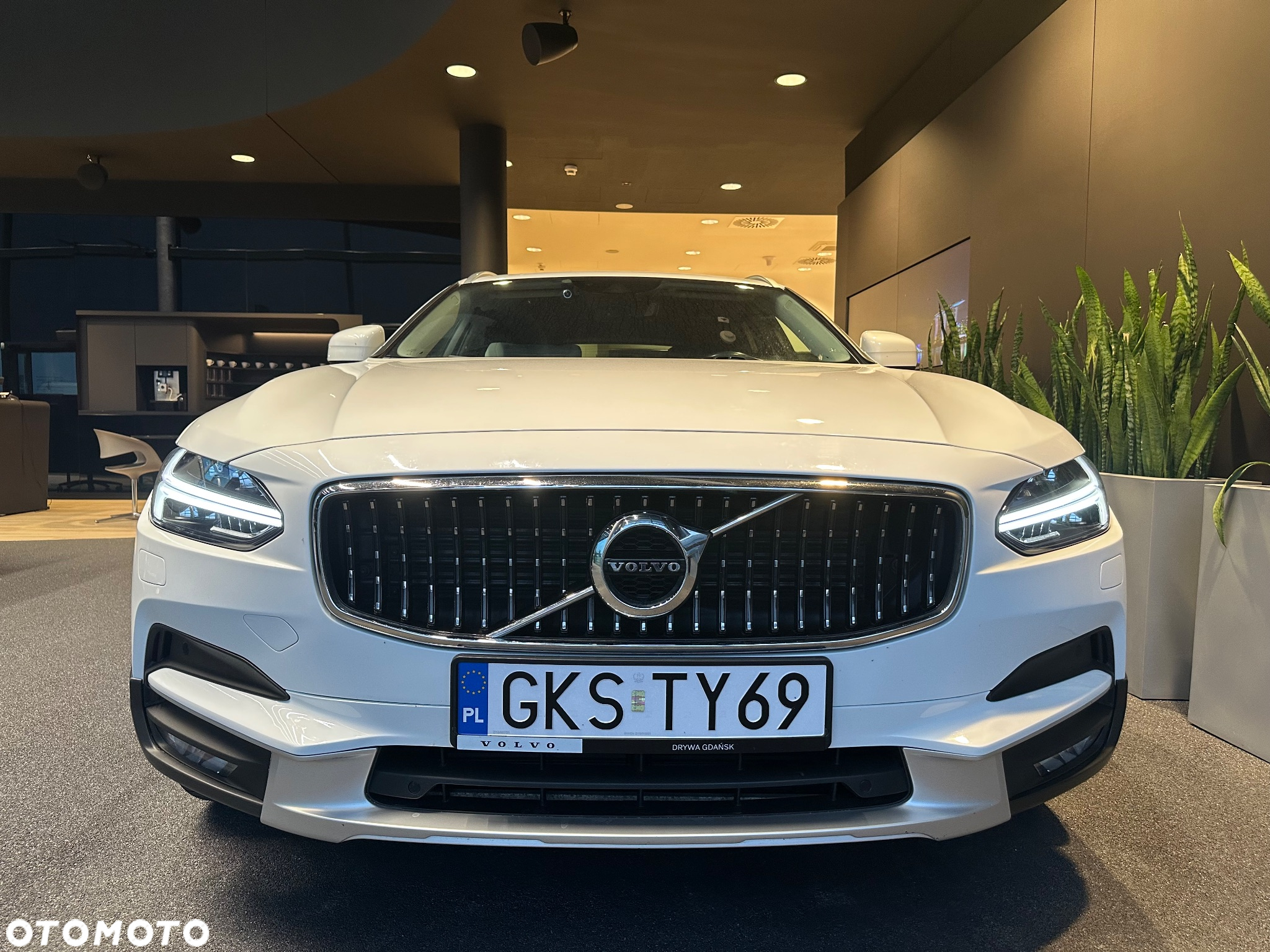 Volvo V90 Cross Country D4 AWD - 11