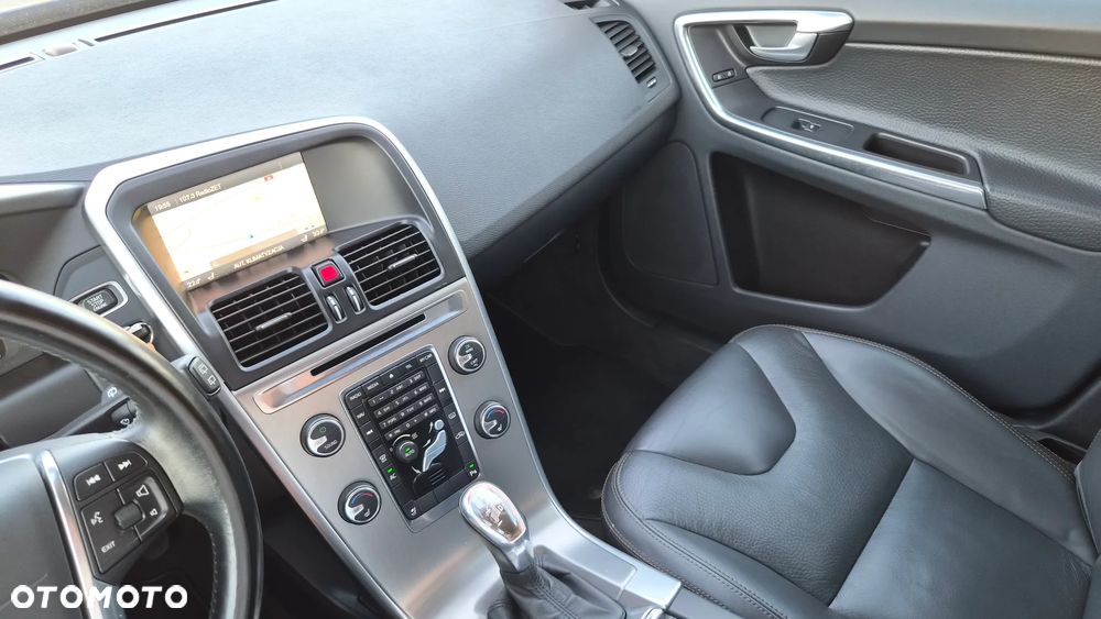 Volvo XC 60 D4 Geartronic Momentum - 17