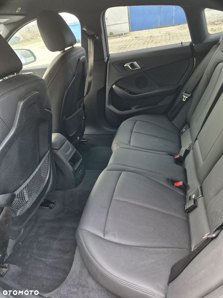 BMW Seria 2 218i M Sport - 6