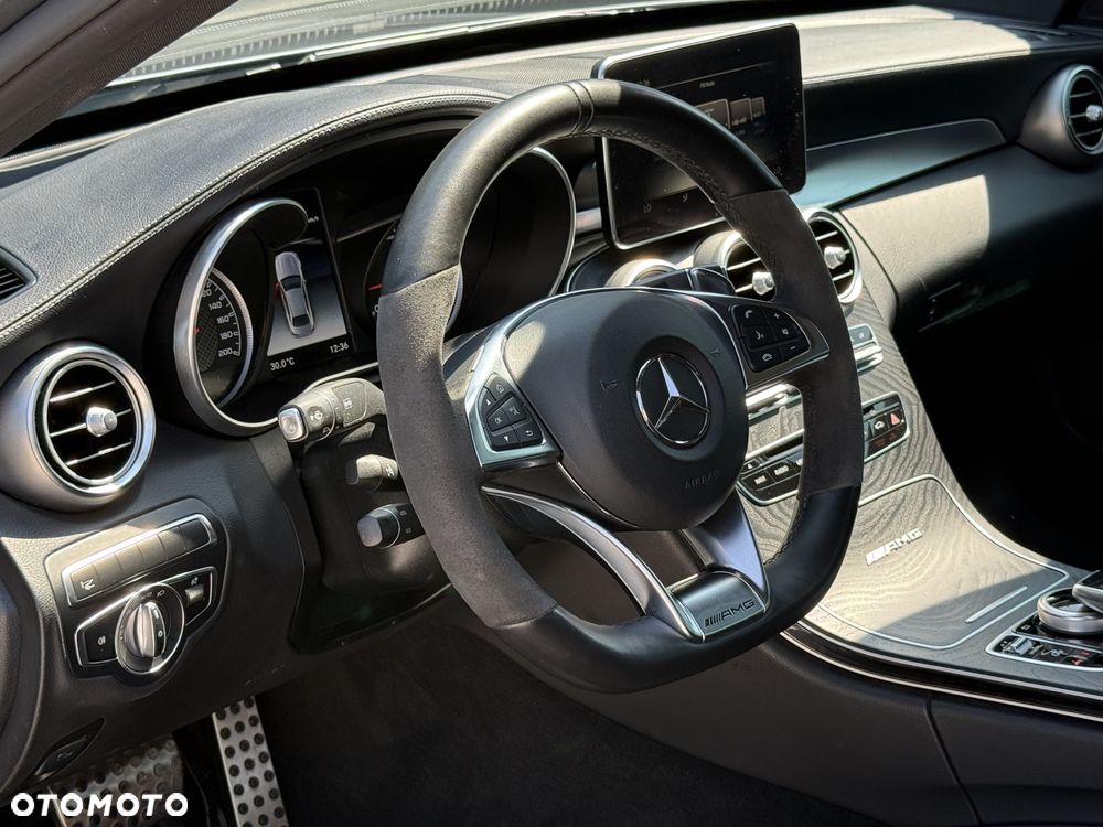 Mercedes-Benz Klasa C AMG 63 - 22