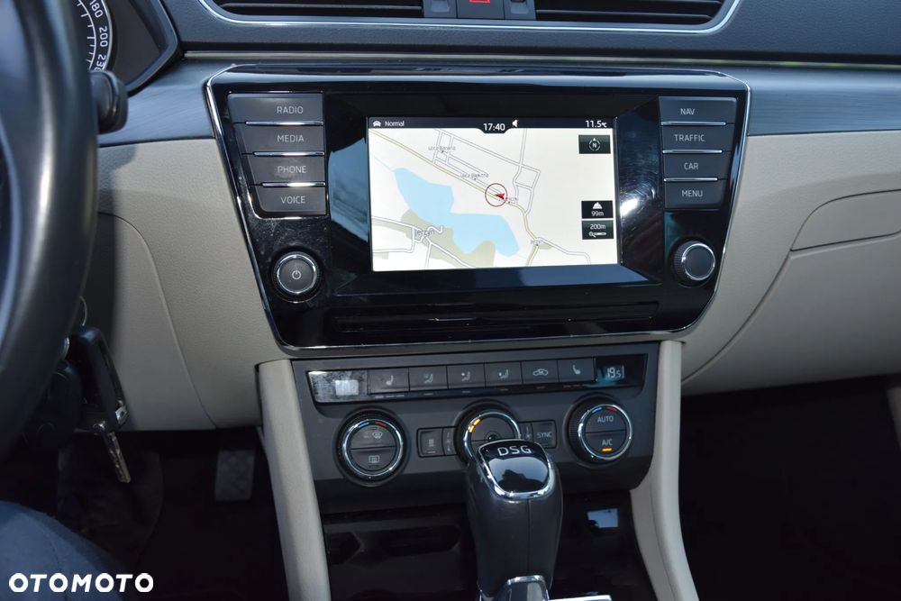 Skoda Superb 2.0 TDI DSG Ambition - 17