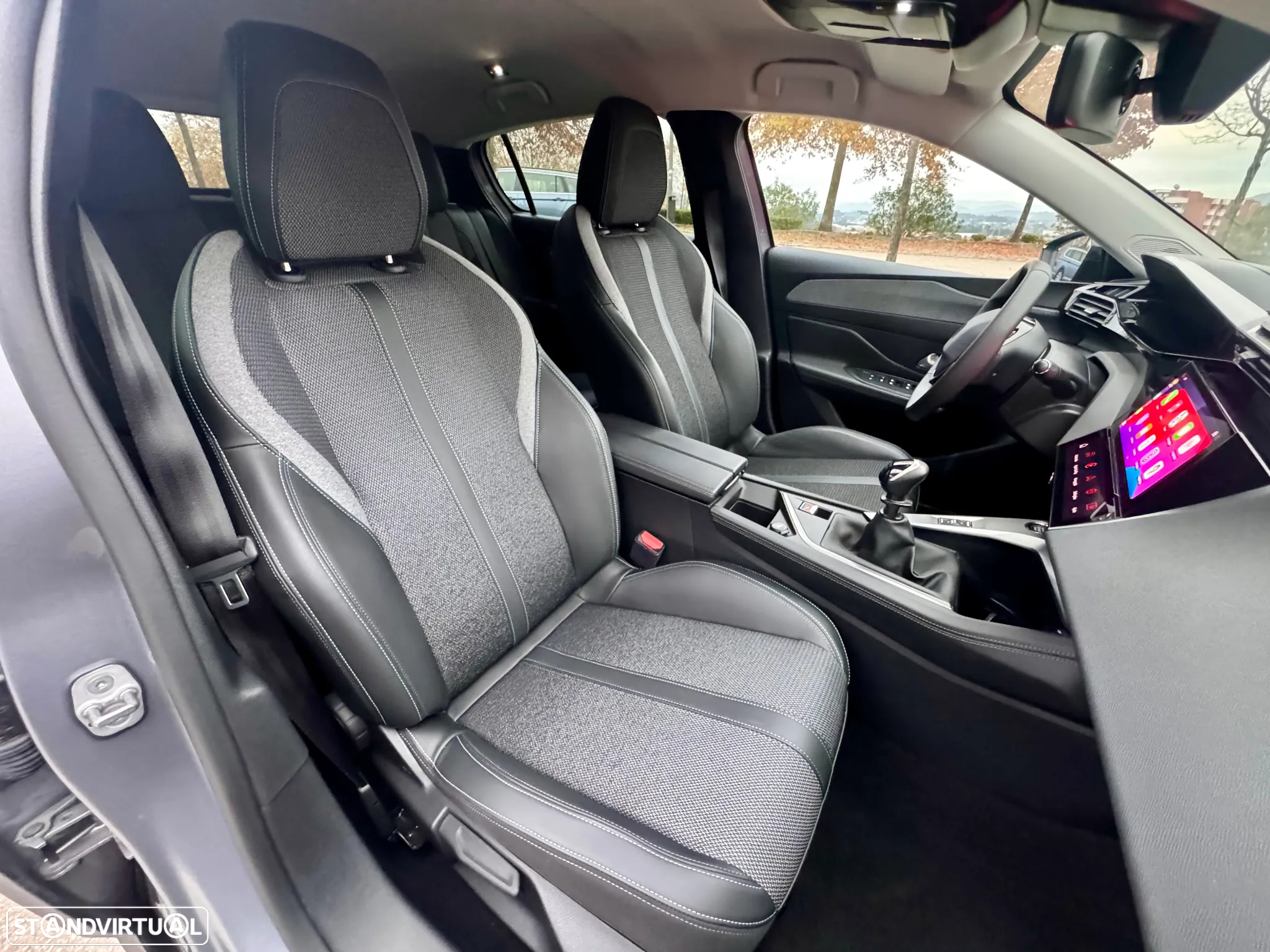 Peugeot 308 1.2 PureTech Allure Pack - 27