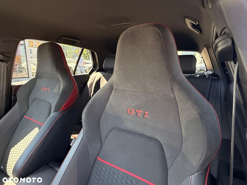 Volkswagen Golf - 18