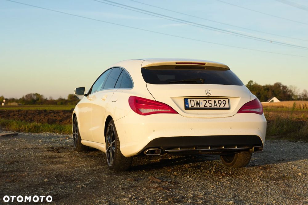 Mercedes-Benz CLA 200 7G-DCT - 3