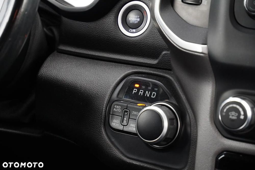 RAM 1500 5.7 Quad Cab Bighorn - 32