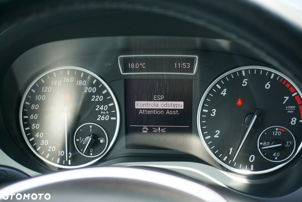 Mercedes-Benz Klasa A 180 (BlueEFFICIENCY) Urban - 24