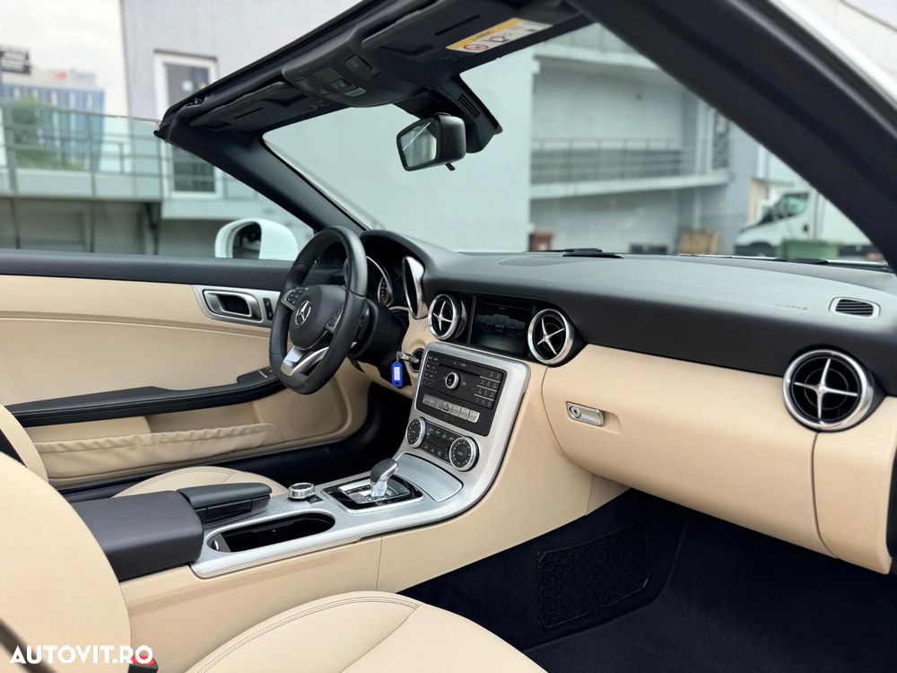 Mercedes-Benz SLC - 13