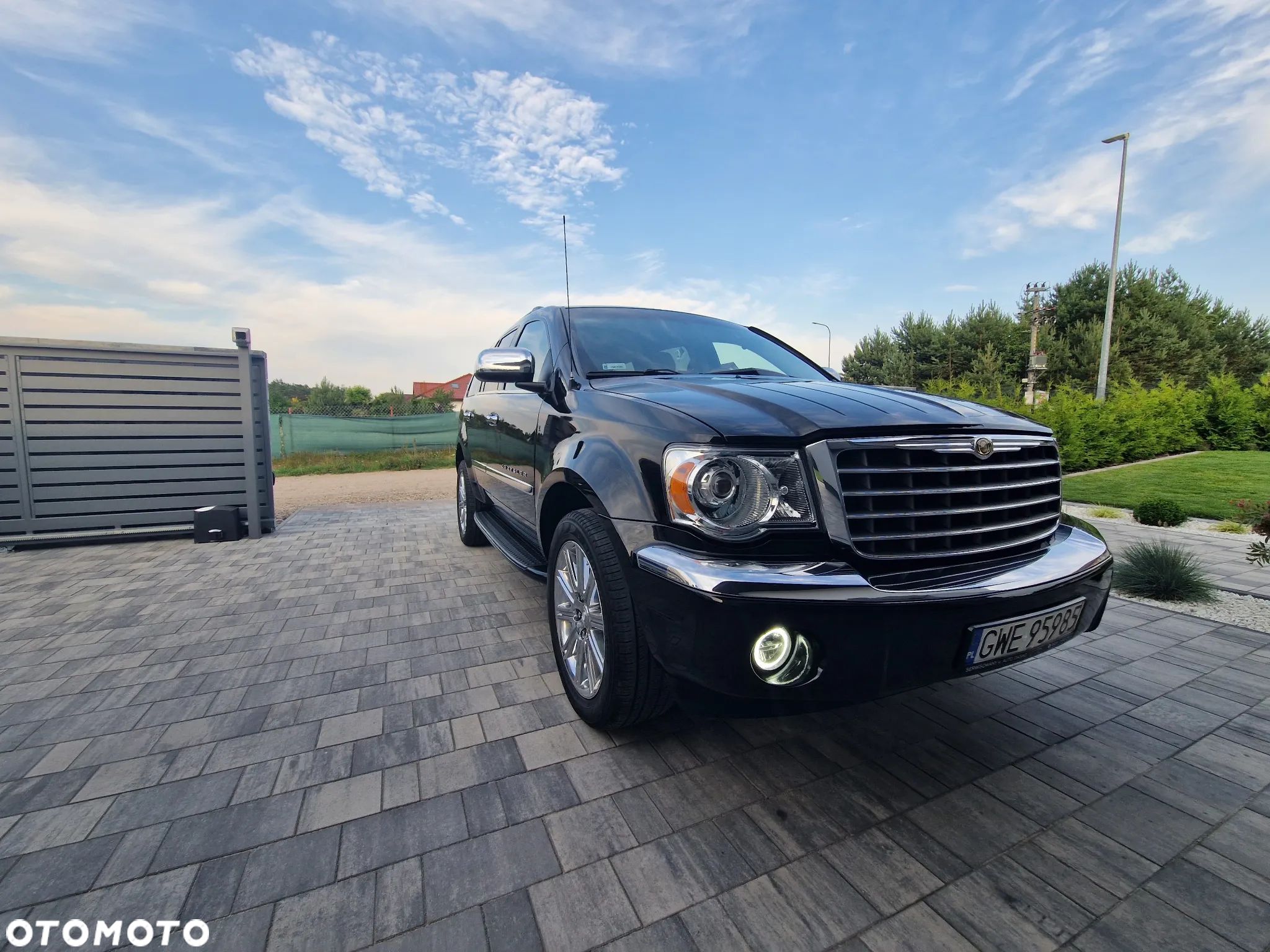 Chrysler Aspen - 1