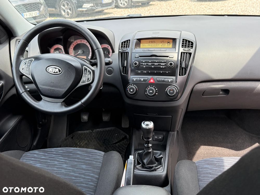 Kia Ceed Cee'd 1.6 Crdi Comfort + - 22