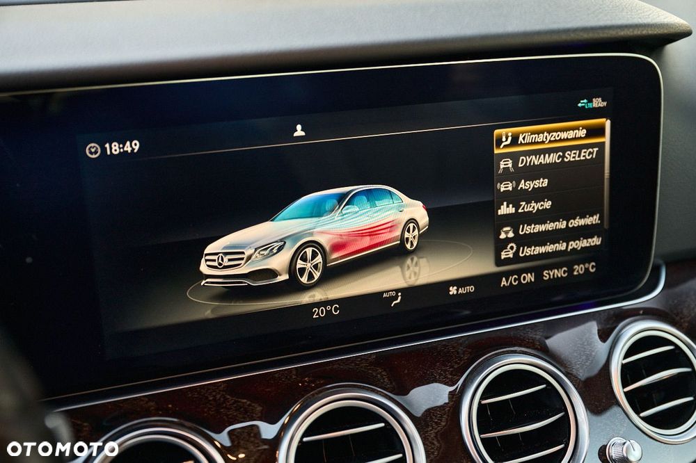 Mercedes-Benz Klasa E 220 d 9G-TRONIC - 28