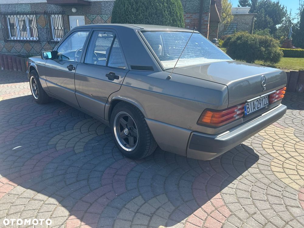 Mercedes-Benz W201 (190) - 4