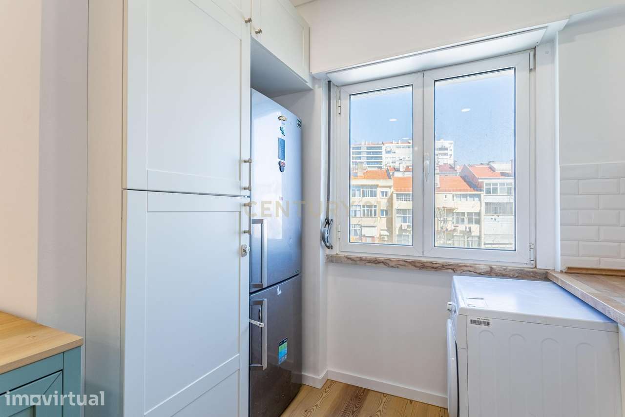 Apartamento T2 Totalmente Remodelado com Varanda para arrendar| São Do - Grande imagem: 5/23