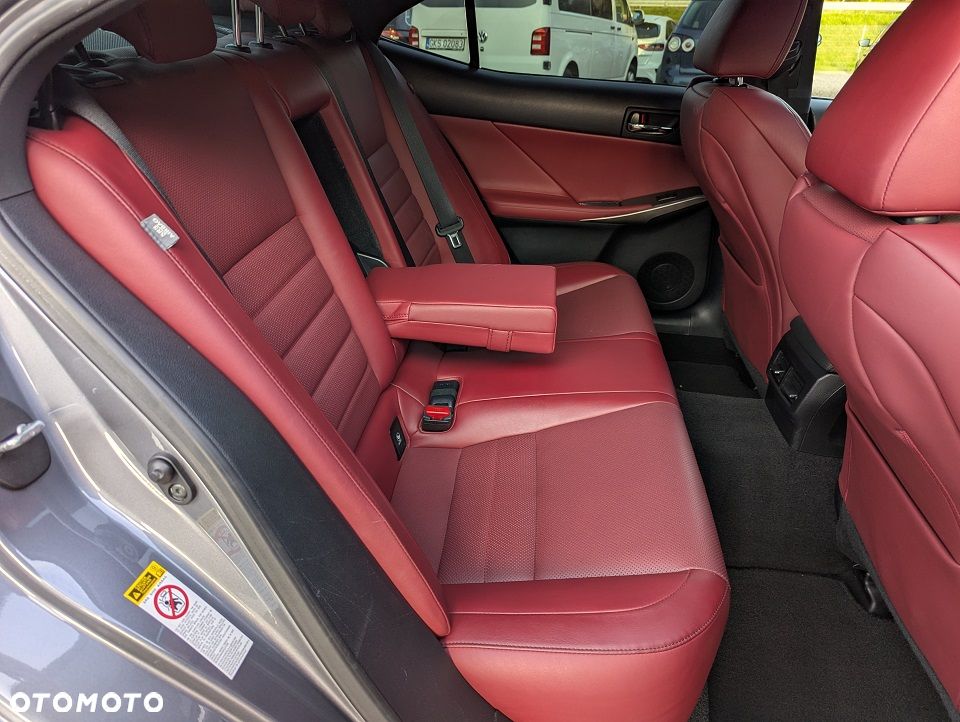 Lexus IS 200t F Sport - 25