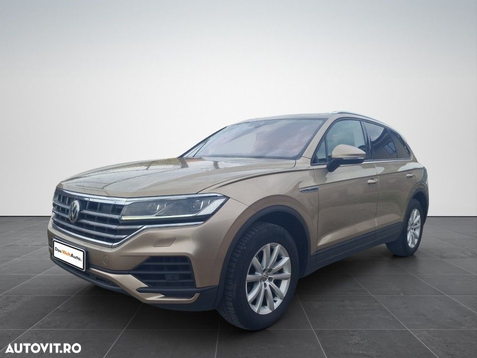 Volkswagen Touareg - 1