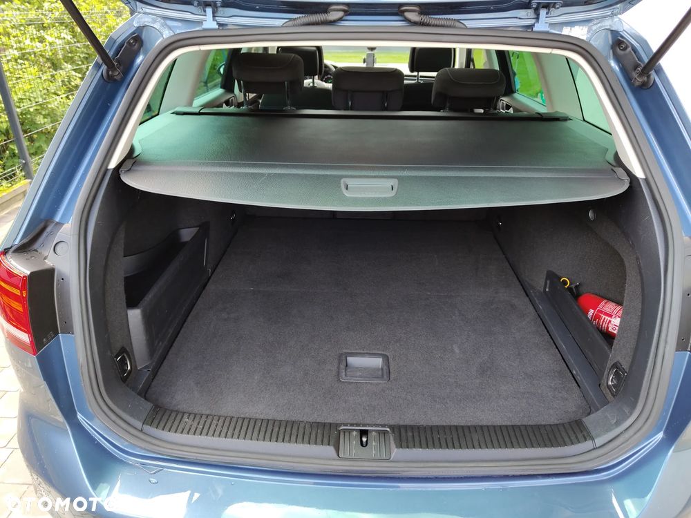 Volkswagen Passat - 30
